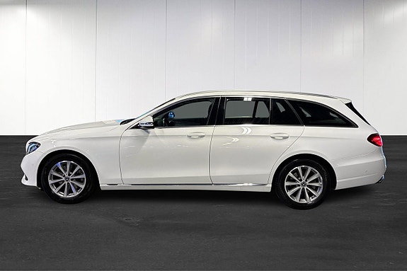 Mercedes-Benz E220 7 of 23