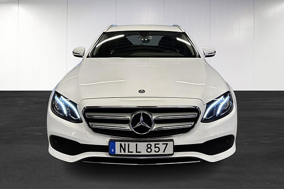 Mercedes-Benz E220 5 of 23