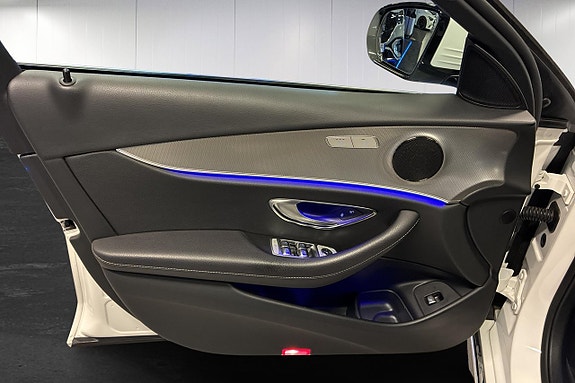 Mercedes-Benz E220 13 of 23
