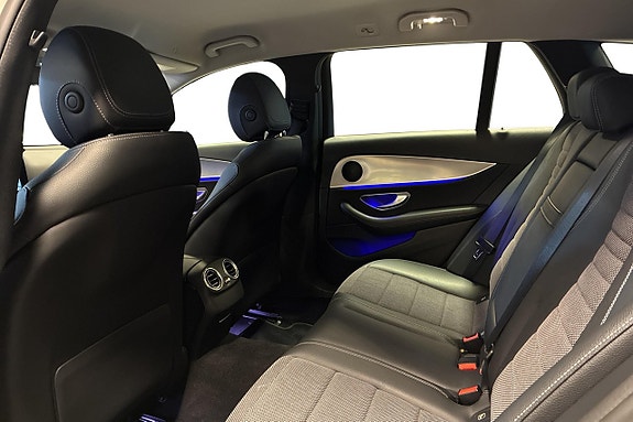 Mercedes-Benz E220 15 of 23