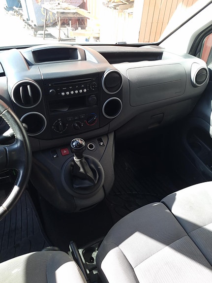 Peugeot Expert 2 of 7
