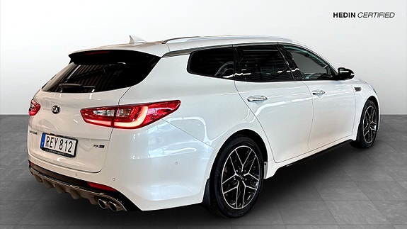 Kia Optima 2 of 24