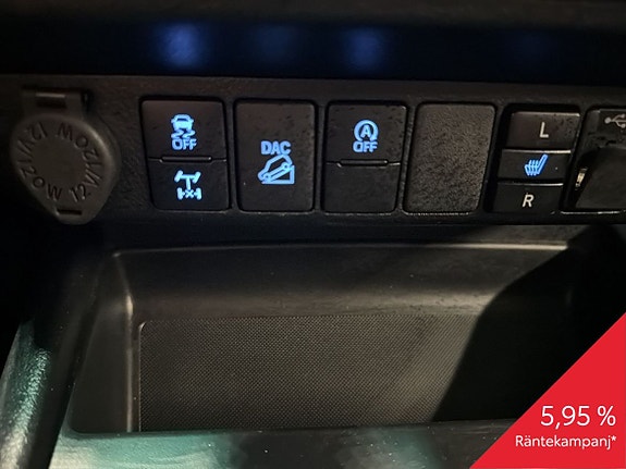 Toyota HiLux 14 of 14