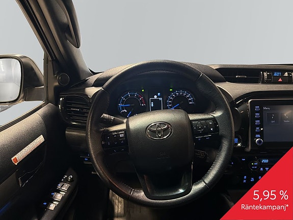 Toyota HiLux 9 of 14