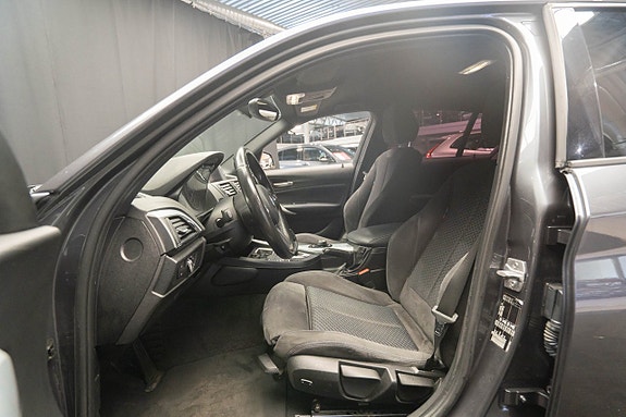 BMW 120i 13 of 19