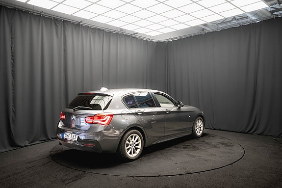 BMW 120i 6 of 19