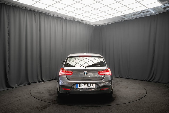 BMW 120i 7 of 19