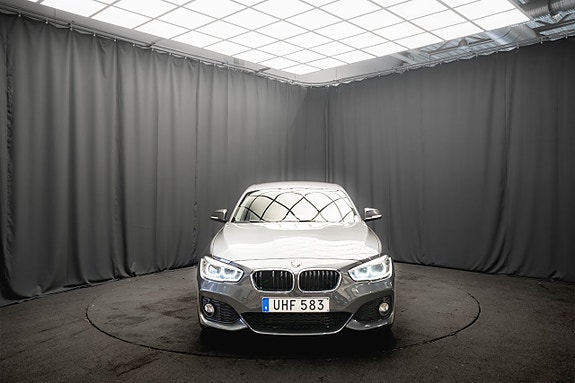 BMW 120i 3 of 19