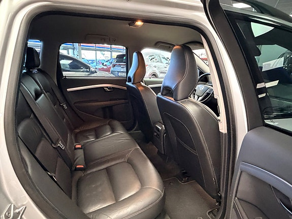 Volvo XC70 10 of 30