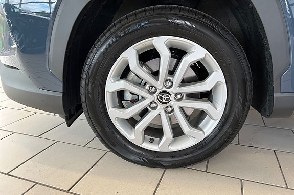 Toyota Corolla Cross 17 of 21