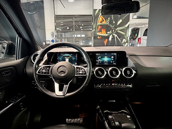 Mercedes-Benz B180 5 of 14