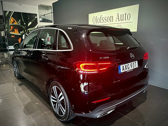 Mercedes-Benz B180 7 of 14