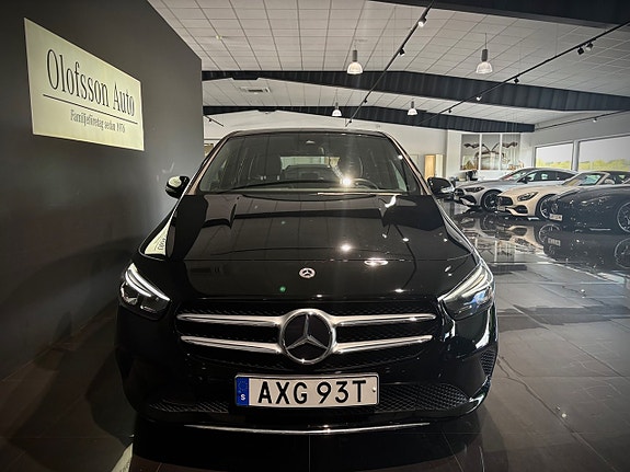Mercedes-Benz B180 9 of 14