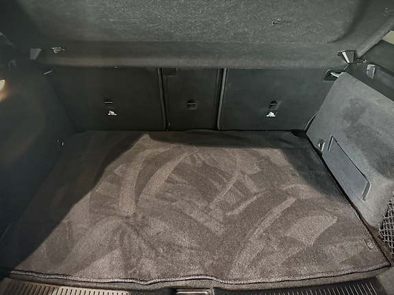 Mercedes-Benz B180 3 of 14