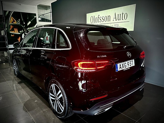 Mercedes-Benz B180 14 of 14