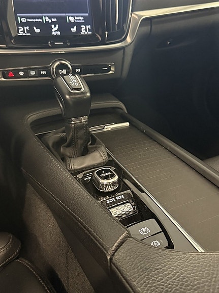 Volvo V90 Cross Country 9 of 22