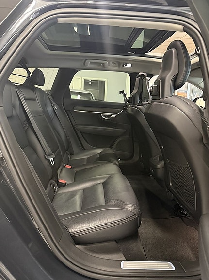 Volvo V90 Cross Country 18 of 22