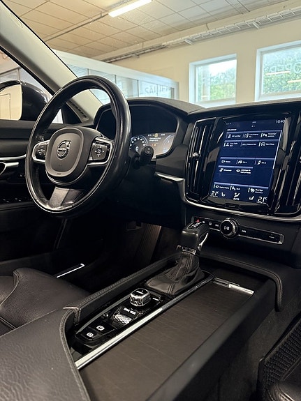 Volvo V90 Cross Country 14 of 22