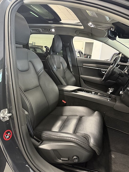 Volvo V90 Cross Country 17 of 22