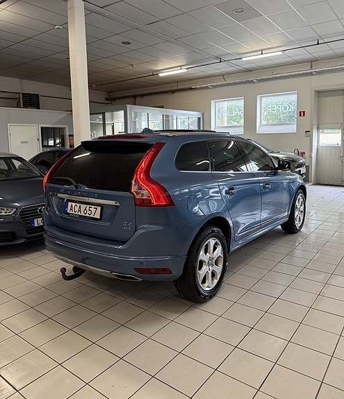 Volvo XC60 3 of 23