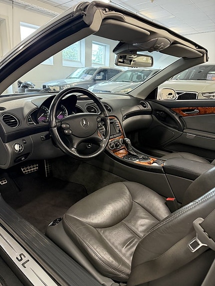 Mercedes-Benz SL500 6 of 18