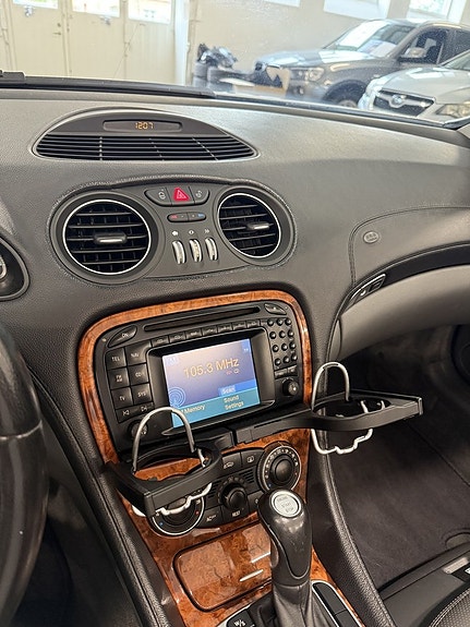 Mercedes-Benz SL500 9 of 18