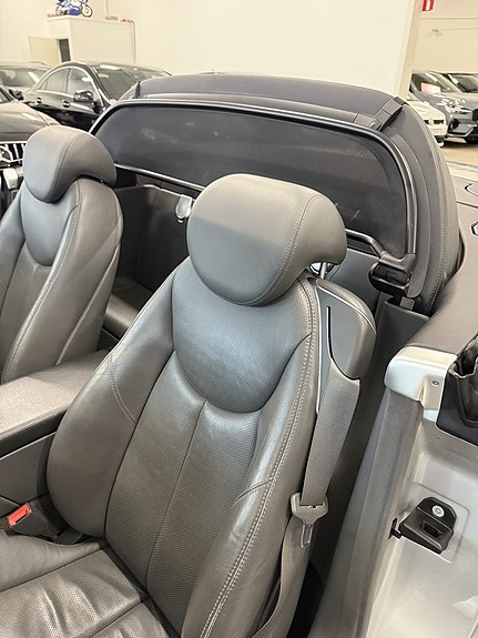 Mercedes-Benz SL500 12 of 18