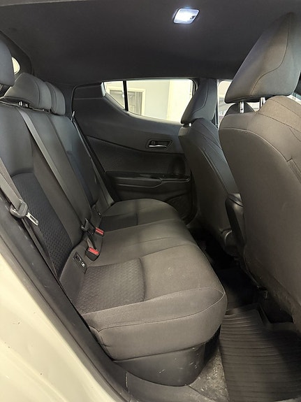 Toyota C-HR 11 of 11