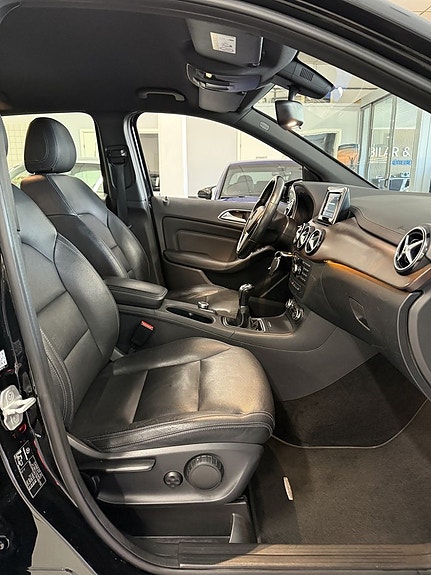 Mercedes-Benz B180 15 of 19