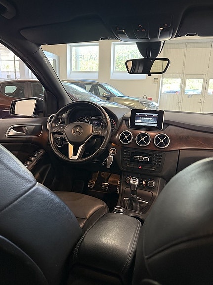 Mercedes-Benz B180 13 of 19
