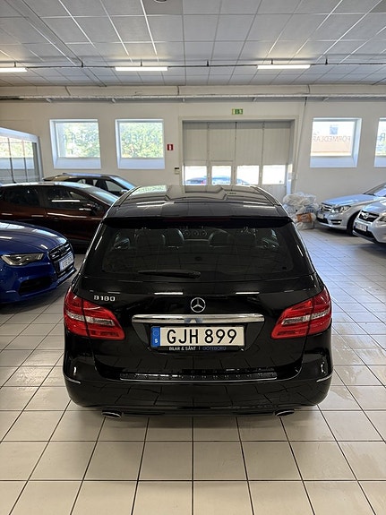 Mercedes-Benz B180 5 of 19