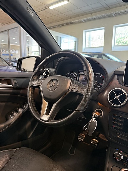 Mercedes-Benz B180 17 of 19