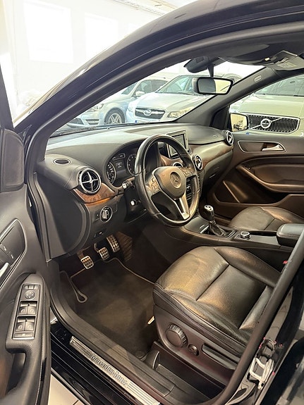 Mercedes-Benz B180 8 of 19