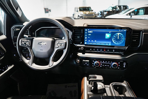Chevrolet Silverado EV 12 of 30