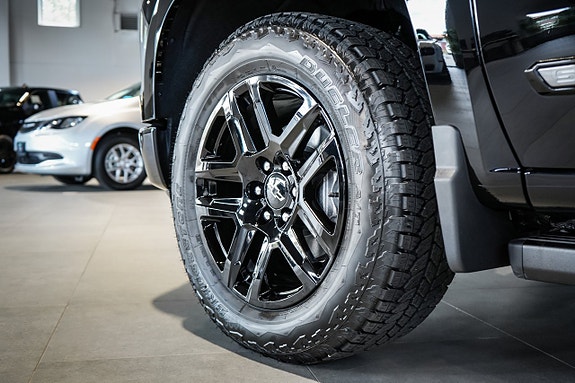 Chevrolet Silverado EV 5 of 30