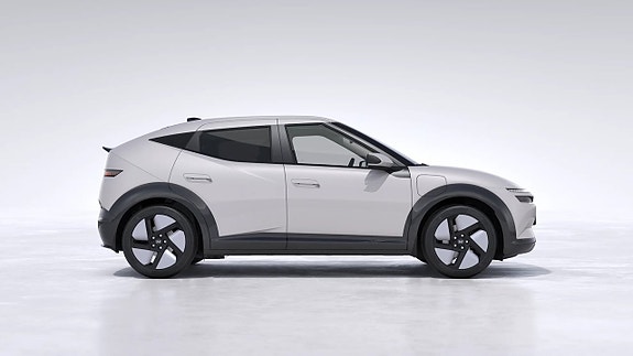 Hyundai IONIQ 3 of 4