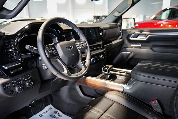 Chevrolet Silverado EV 14 of 30