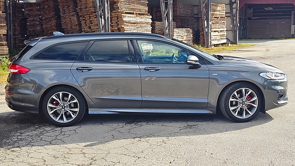 Ford Mondeo 4 of 10