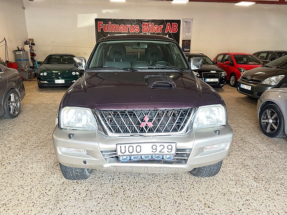 Mitsubishi L200 2 of 9