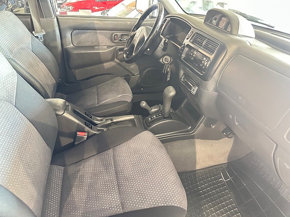 Mitsubishi L200 6 of 9