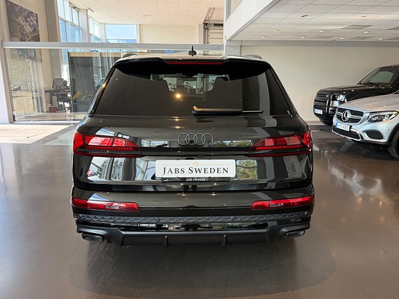 Audi Q7 4 of 15