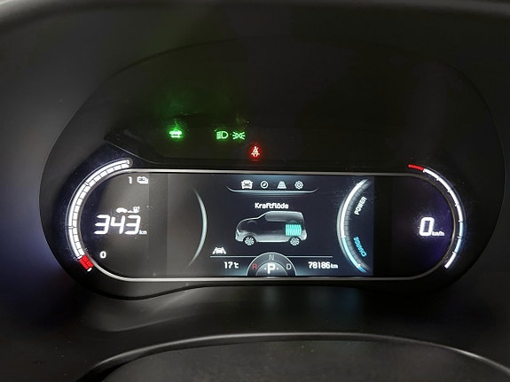 Kia e-Soul 10 of 22