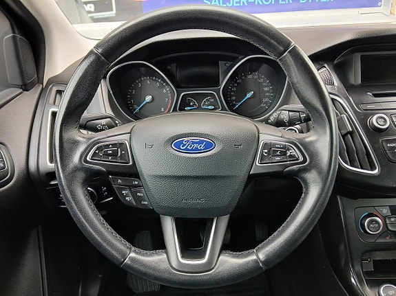 Ford Focus 19 of 24