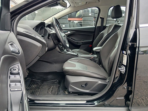 Ford Focus 11 of 24