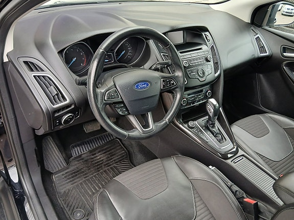 Ford Focus 12 of 24