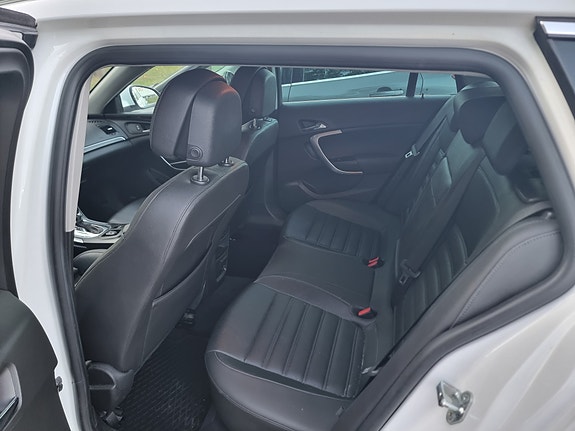 Opel Insignia Country Tourer 13 of 17
