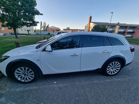 Opel Insignia Country Tourer 3 of 17
