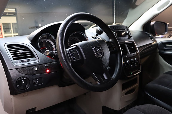 Dodge Grand Caravan 9 of 20