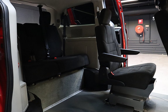 Dodge Grand Caravan 12 of 20