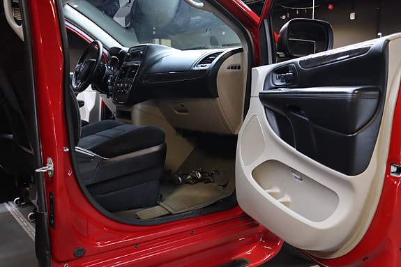Dodge Grand Caravan 14 of 20